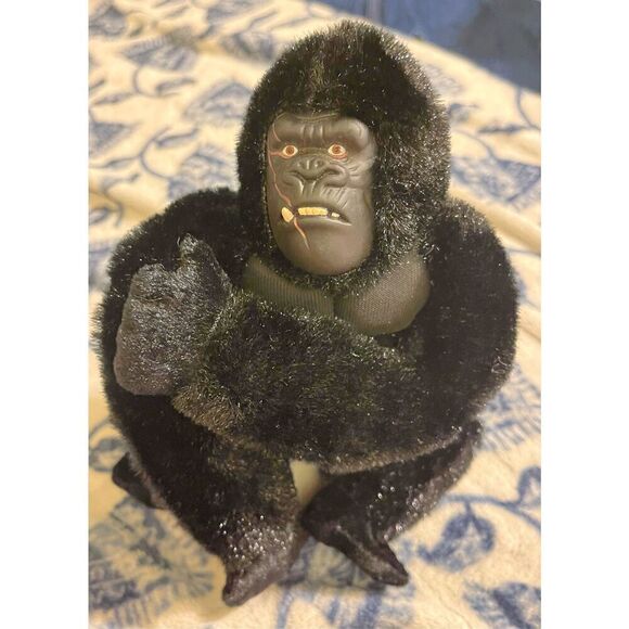 Universal Studios King Kong the eighth wonder of the world plush 8 inches tall - Picture 1 of 7